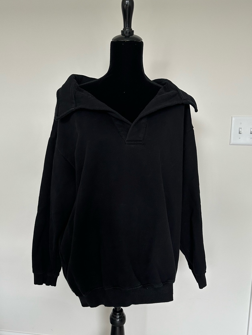 Women’s‎ Crop Shop Boutique Black Oversized Collar Sweatshirt